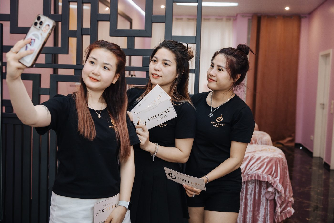 Team-Moment, PHI LUXE LASHES®