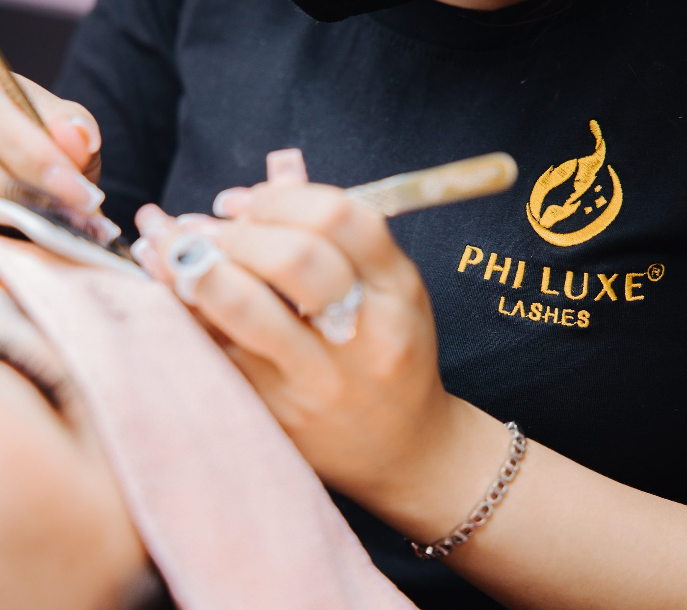 Handwerk im Detail, PHI LUXE LASHES®