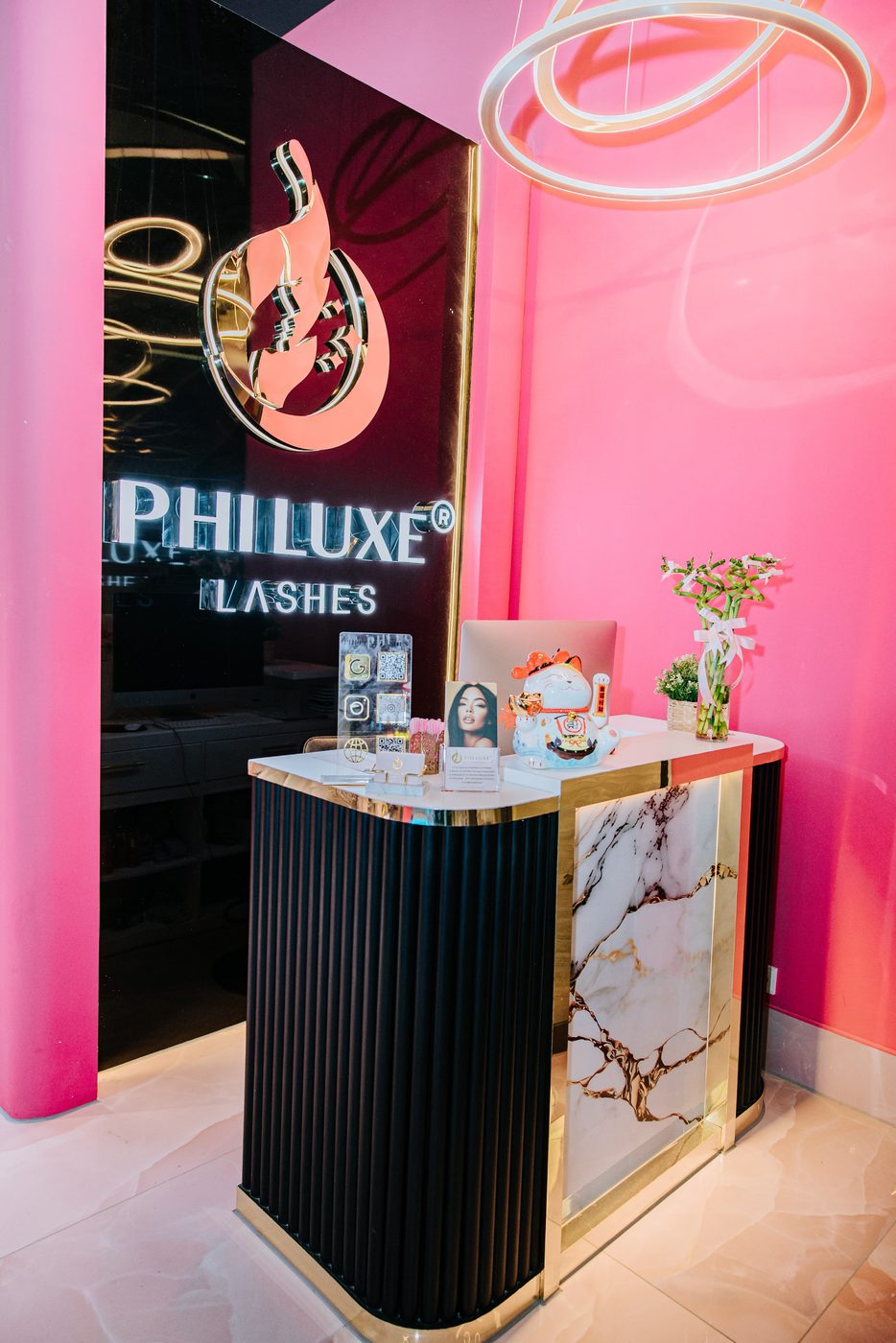 Empfang, PHI LUXE LASHES®