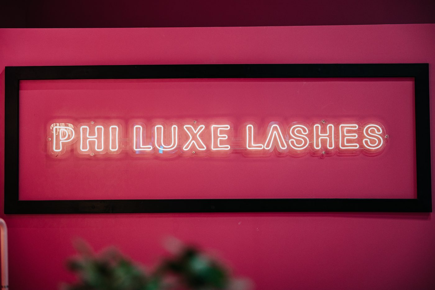 Neon-Schriftzug, PHI LUXE LASHES®
