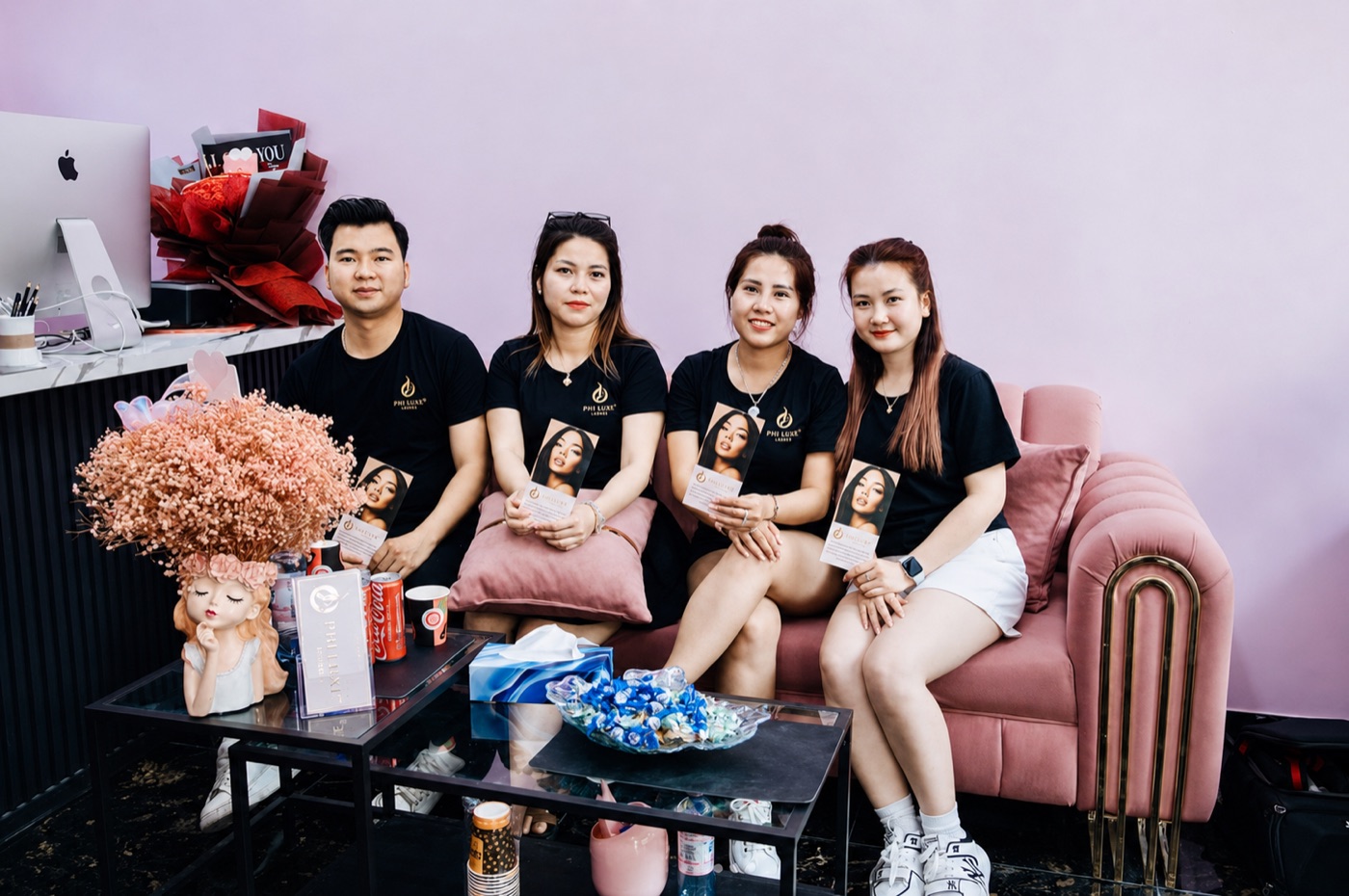 Das Team von PHI LUXE LASHES